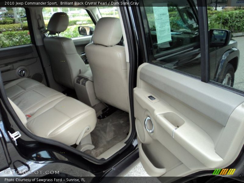 Door Panel of 2010 Commander Sport