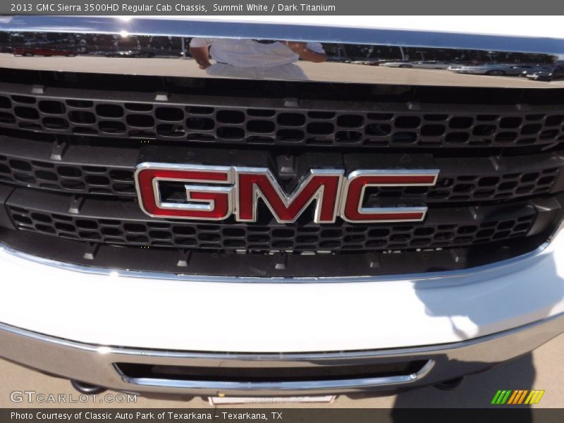 Summit White / Dark Titanium 2013 GMC Sierra 3500HD Regular Cab Chassis
