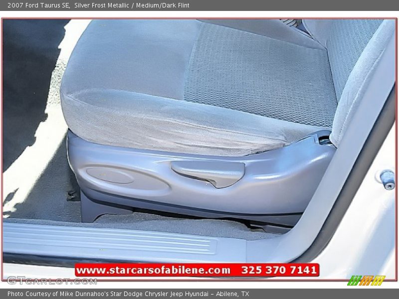 Silver Frost Metallic / Medium/Dark Flint 2007 Ford Taurus SE
