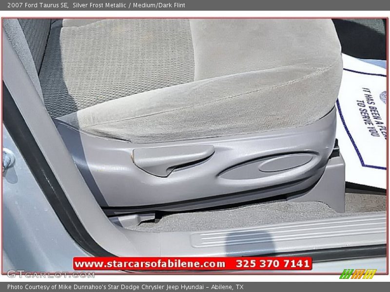 Silver Frost Metallic / Medium/Dark Flint 2007 Ford Taurus SE