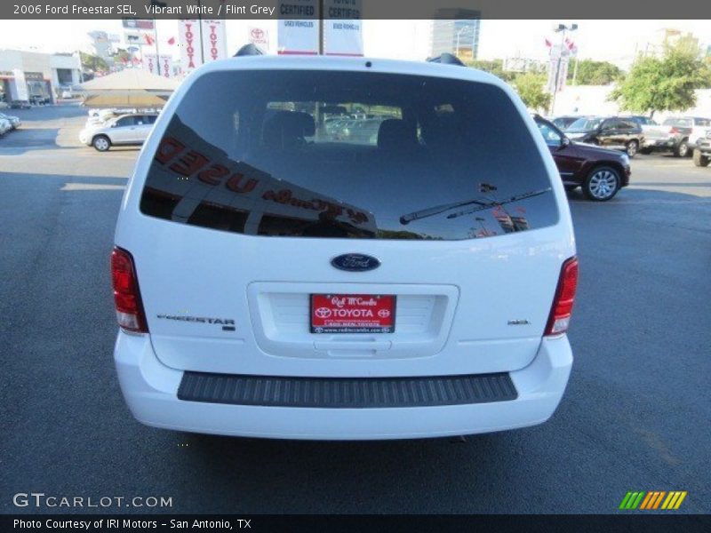 Vibrant White / Flint Grey 2006 Ford Freestar SEL