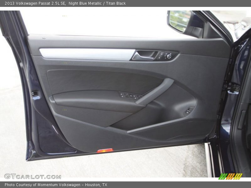 Night Blue Metallic / Titan Black 2013 Volkswagen Passat 2.5L SE