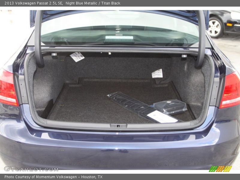 Night Blue Metallic / Titan Black 2013 Volkswagen Passat 2.5L SE