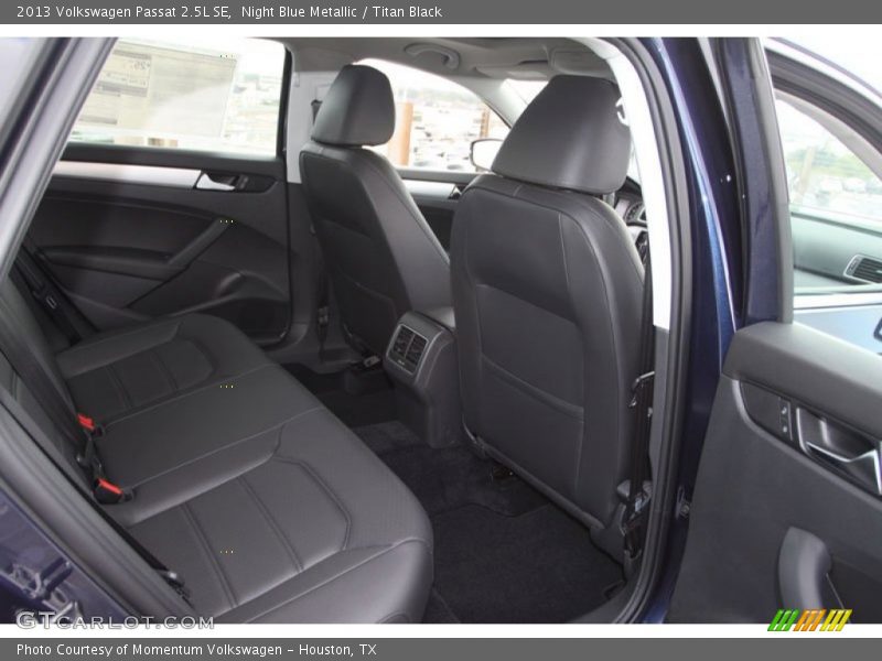 Night Blue Metallic / Titan Black 2013 Volkswagen Passat 2.5L SE