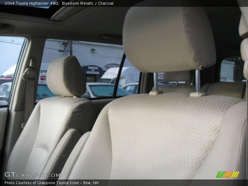 Bluestone Metallic / Charcoal 2004 Toyota Highlander 4WD