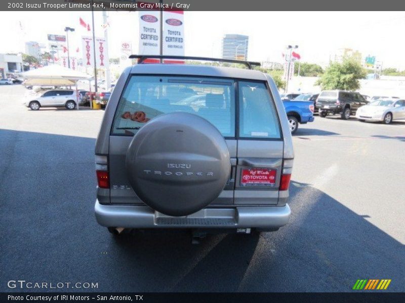 Moonmist Gray Mica / Gray 2002 Isuzu Trooper Limited 4x4