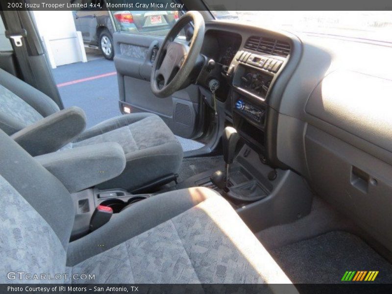 Moonmist Gray Mica / Gray 2002 Isuzu Trooper Limited 4x4