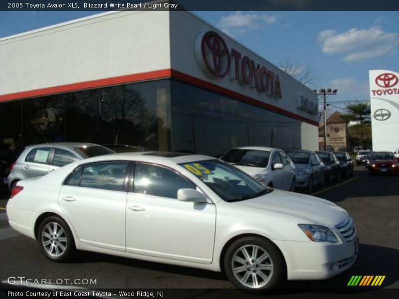 Blizzard White Pearl / Light Gray 2005 Toyota Avalon XLS