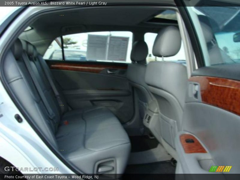 Blizzard White Pearl / Light Gray 2005 Toyota Avalon XLS