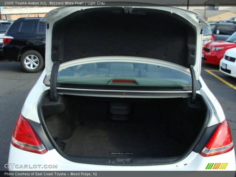 Blizzard White Pearl / Light Gray 2005 Toyota Avalon XLS