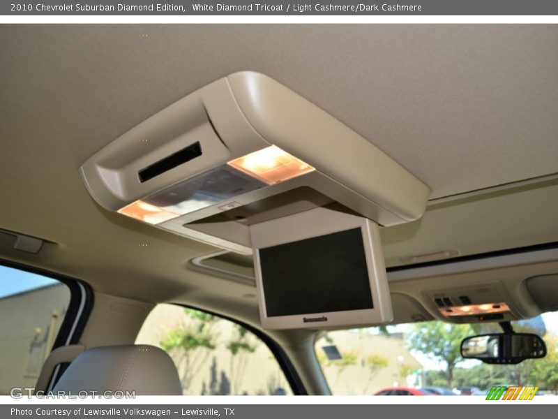 White Diamond Tricoat / Light Cashmere/Dark Cashmere 2010 Chevrolet Suburban Diamond Edition