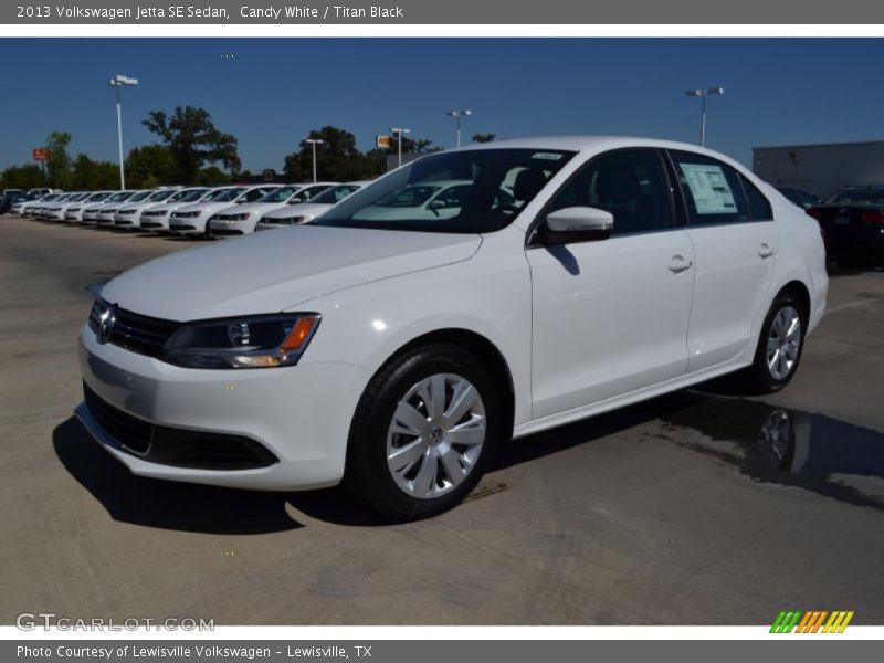 Candy White / Titan Black 2013 Volkswagen Jetta SE Sedan