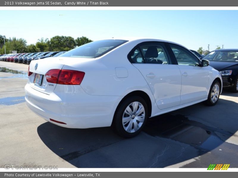 Candy White / Titan Black 2013 Volkswagen Jetta SE Sedan