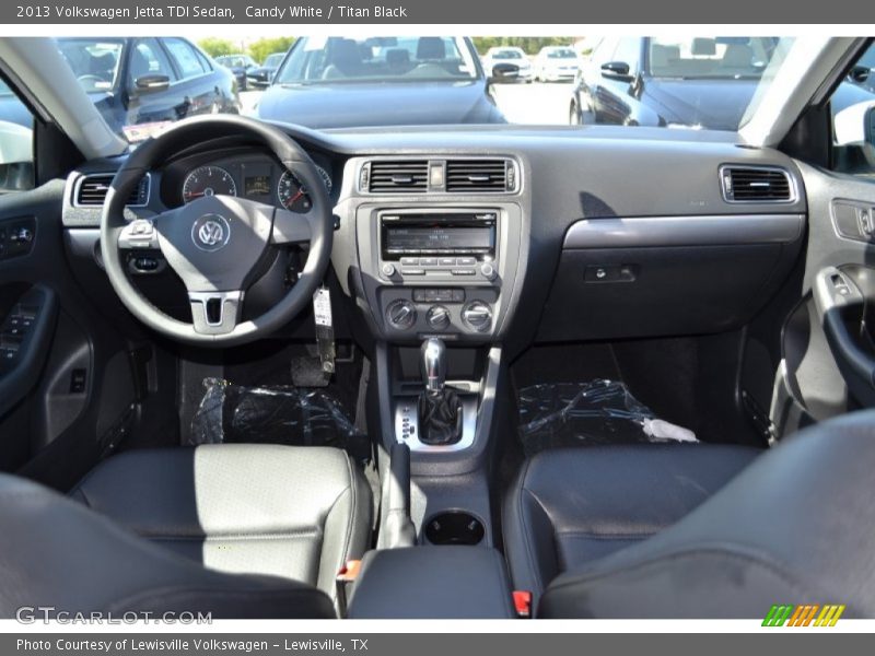 Candy White / Titan Black 2013 Volkswagen Jetta TDI Sedan
