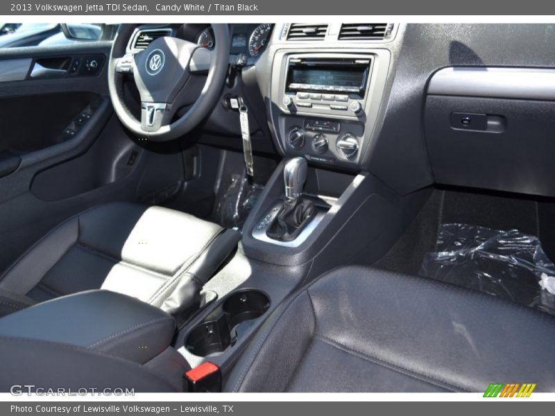 Candy White / Titan Black 2013 Volkswagen Jetta TDI Sedan