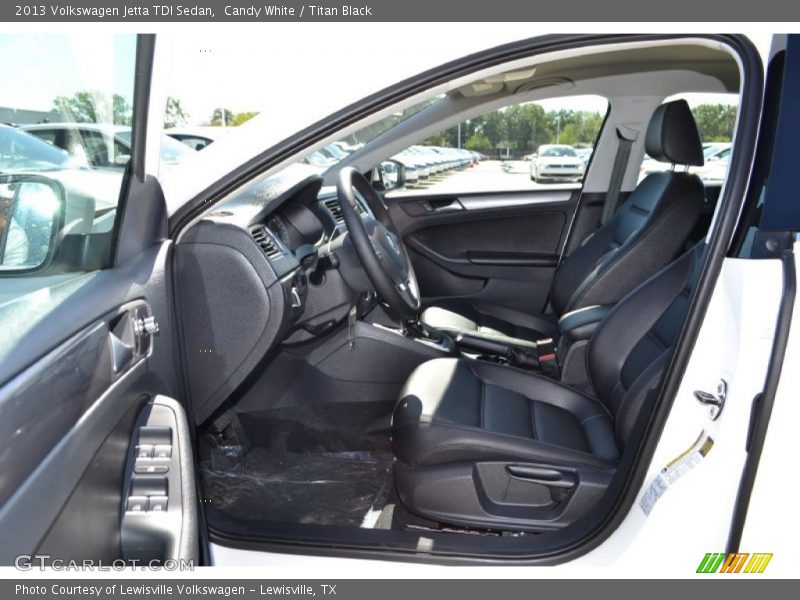 Candy White / Titan Black 2013 Volkswagen Jetta TDI Sedan