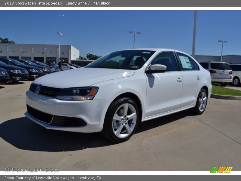 Candy White / Titan Black 2013 Volkswagen Jetta SE Sedan