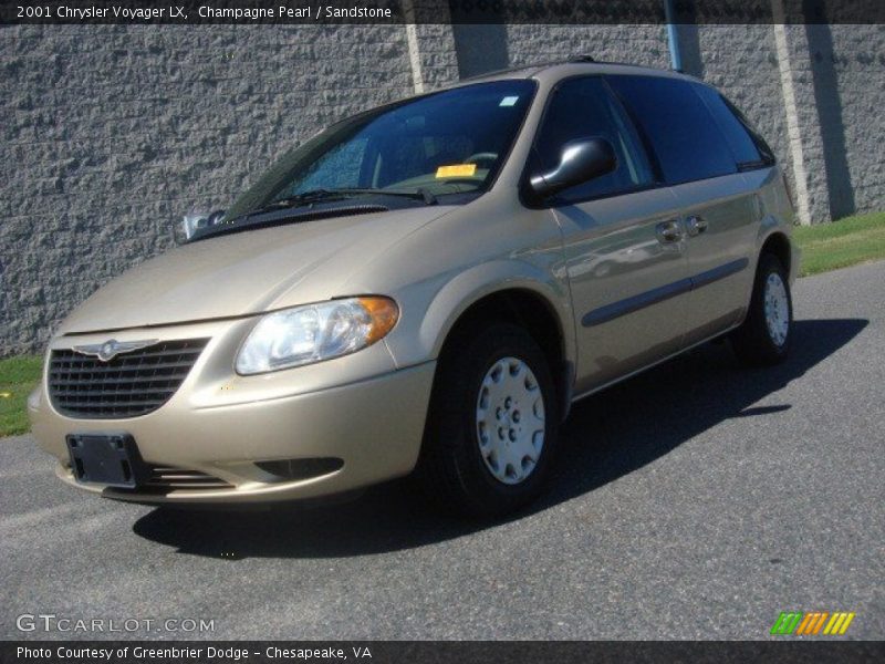 Champagne Pearl / Sandstone 2001 Chrysler Voyager LX