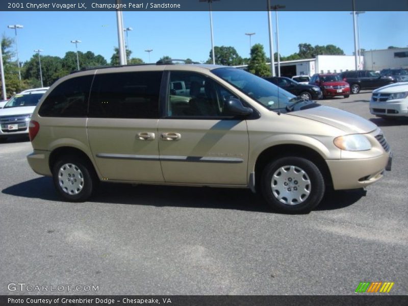 Champagne Pearl / Sandstone 2001 Chrysler Voyager LX