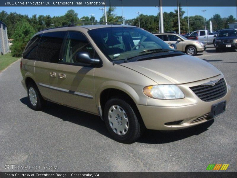 Champagne Pearl / Sandstone 2001 Chrysler Voyager LX