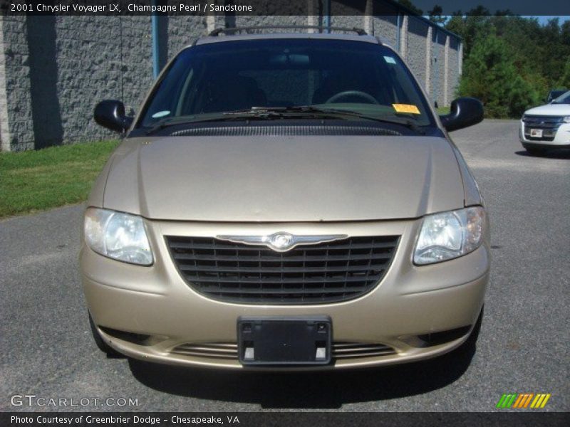 Champagne Pearl / Sandstone 2001 Chrysler Voyager LX
