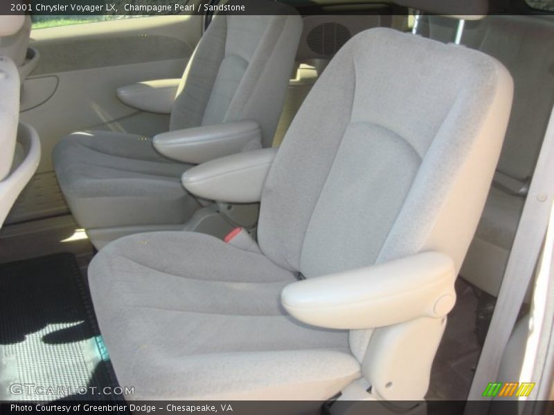 Champagne Pearl / Sandstone 2001 Chrysler Voyager LX