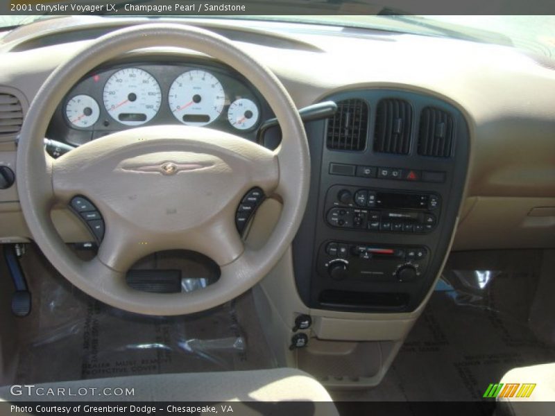 Champagne Pearl / Sandstone 2001 Chrysler Voyager LX