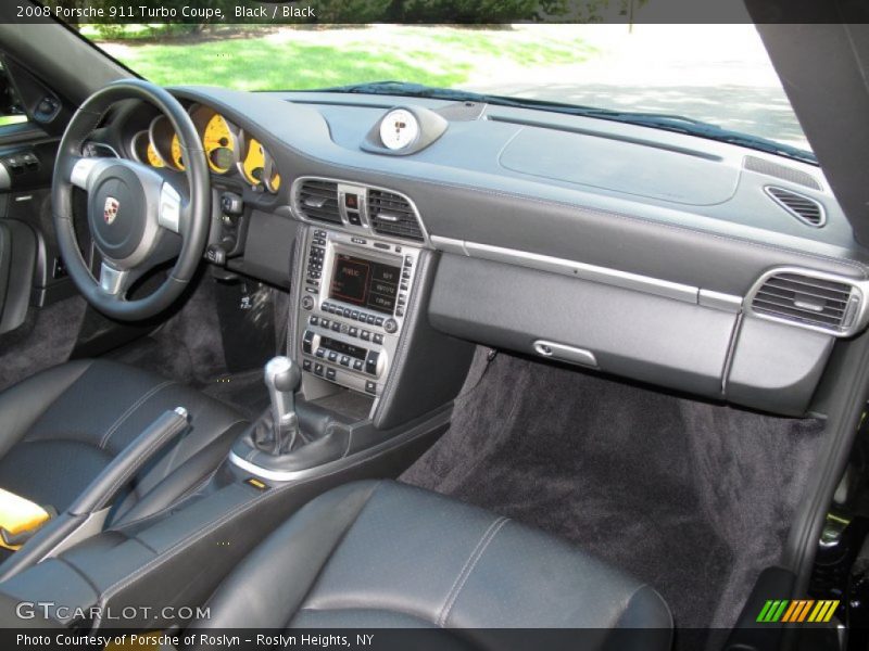 Dashboard of 2008 911 Turbo Coupe