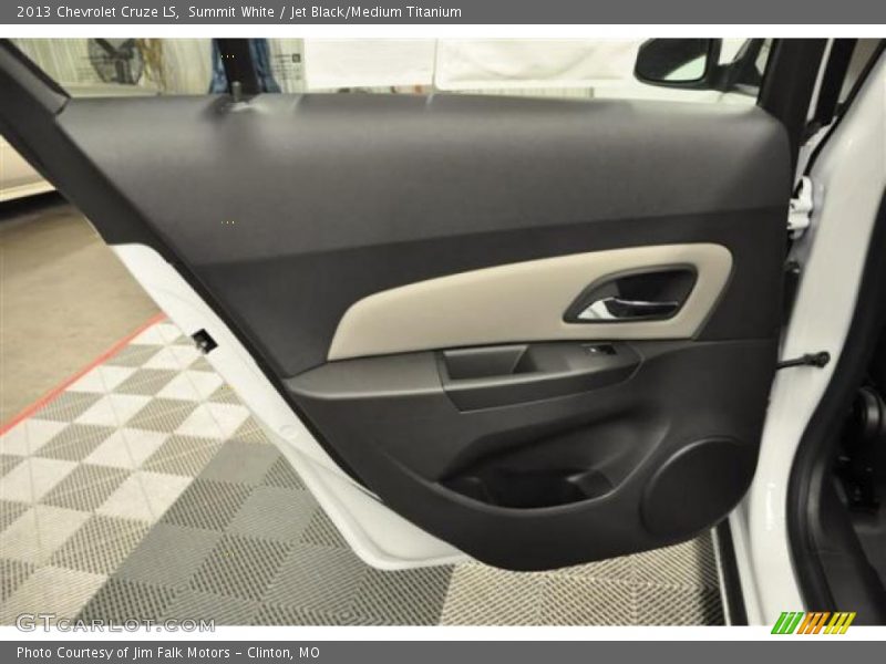 Door Panel of 2013 Cruze LS