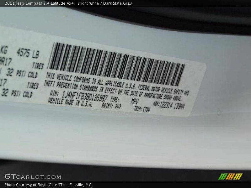 Bright White / Dark Slate Gray 2011 Jeep Compass 2.4 Latitude 4x4
