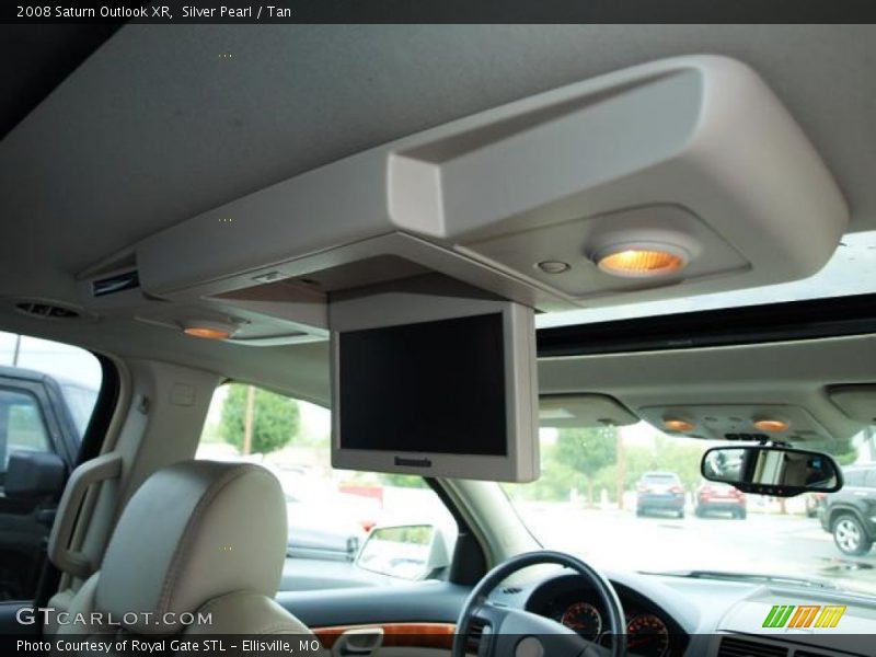 Silver Pearl / Tan 2008 Saturn Outlook XR