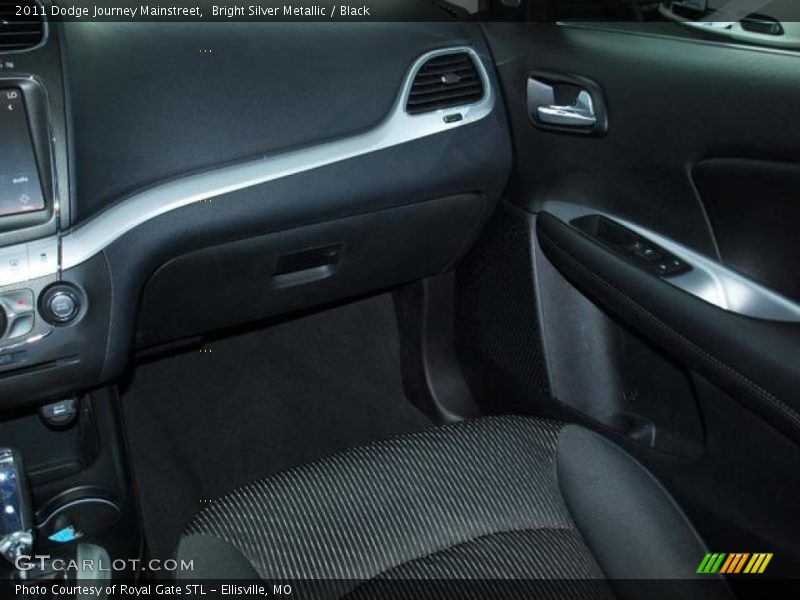Bright Silver Metallic / Black 2011 Dodge Journey Mainstreet