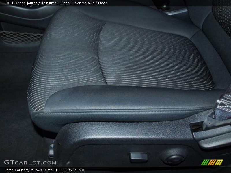 Bright Silver Metallic / Black 2011 Dodge Journey Mainstreet