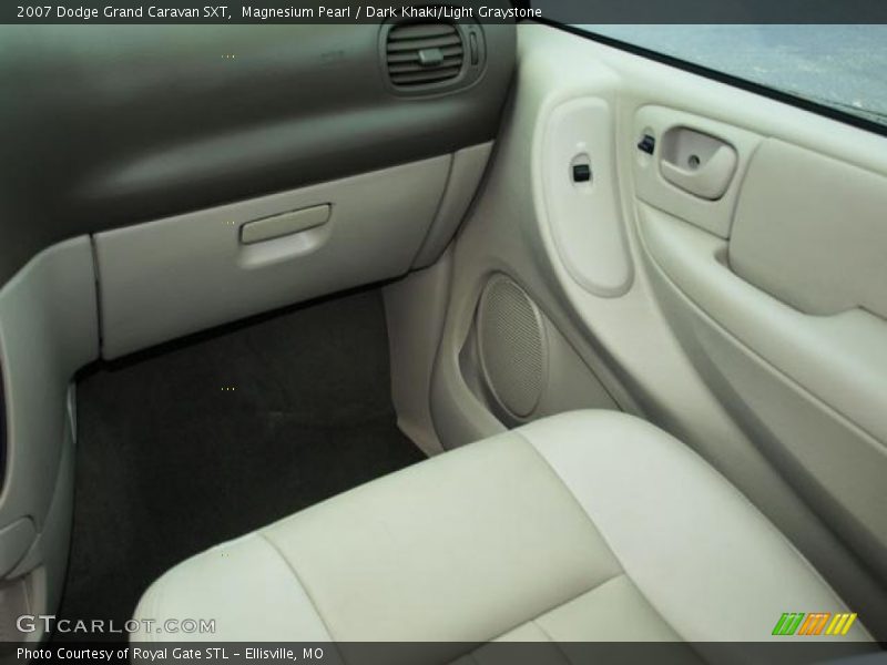 Magnesium Pearl / Dark Khaki/Light Graystone 2007 Dodge Grand Caravan SXT
