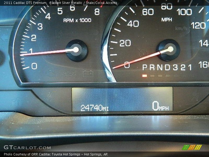 Radiant Silver Metallic / Shale/Cocoa Accents 2011 Cadillac DTS Premium