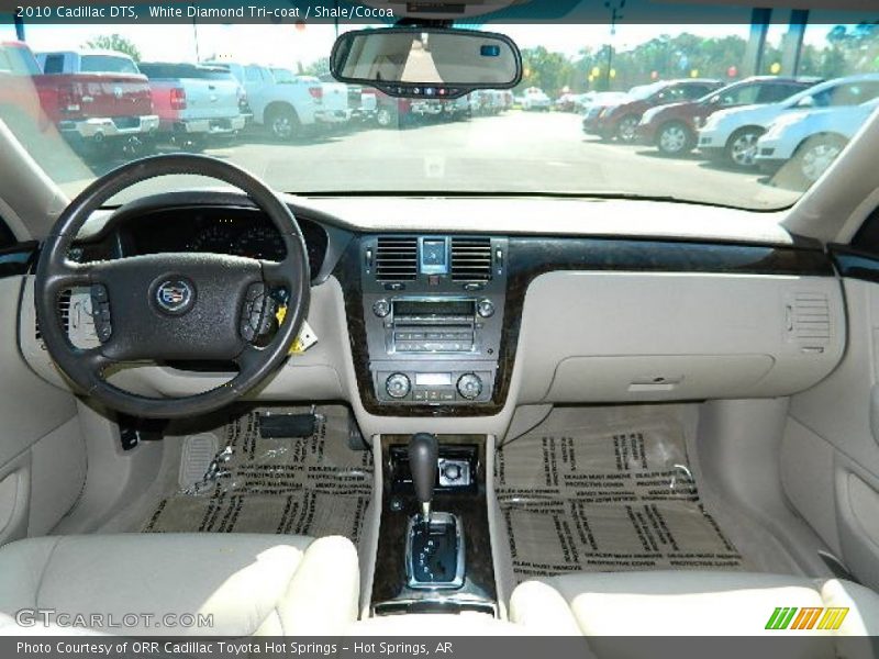 White Diamond Tri-coat / Shale/Cocoa 2010 Cadillac DTS