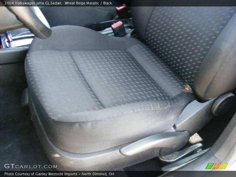 Wheat Beige Metallic / Black 2004 Volkswagen Jetta GL Sedan