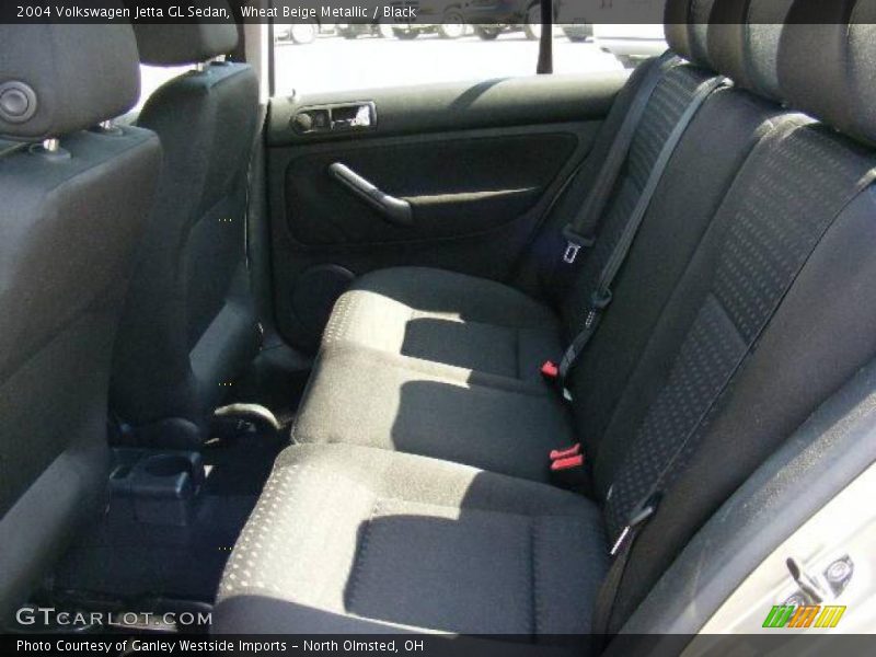 Wheat Beige Metallic / Black 2004 Volkswagen Jetta GL Sedan