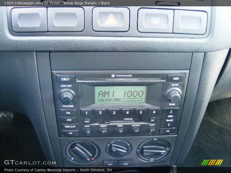Wheat Beige Metallic / Black 2004 Volkswagen Jetta GL Sedan