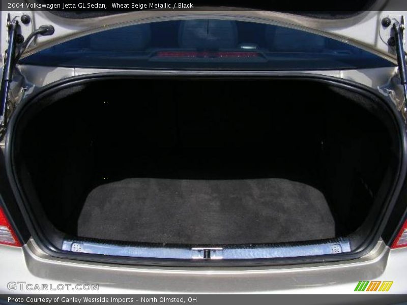 Wheat Beige Metallic / Black 2004 Volkswagen Jetta GL Sedan