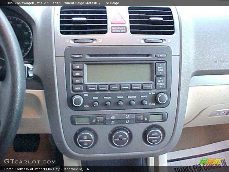 Wheat Beige Metallic / Pure Beige 2005 Volkswagen Jetta 2.5 Sedan