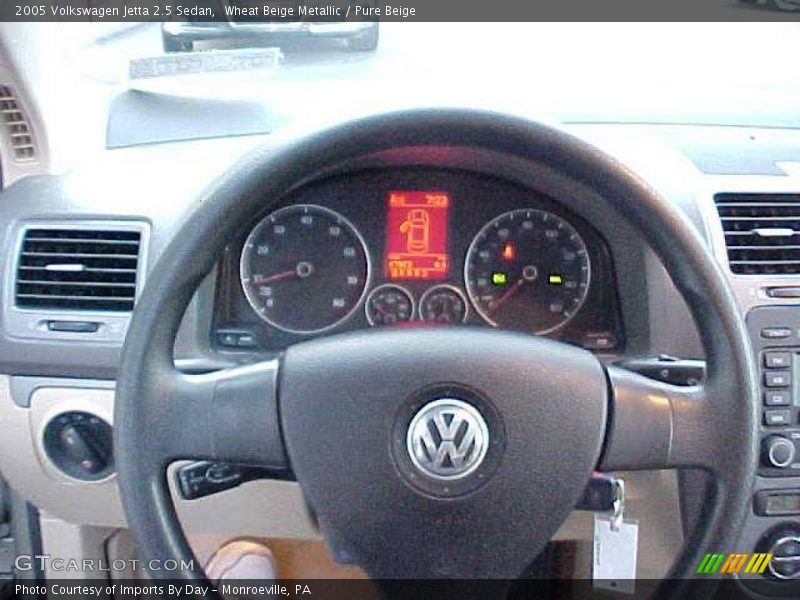 Wheat Beige Metallic / Pure Beige 2005 Volkswagen Jetta 2.5 Sedan