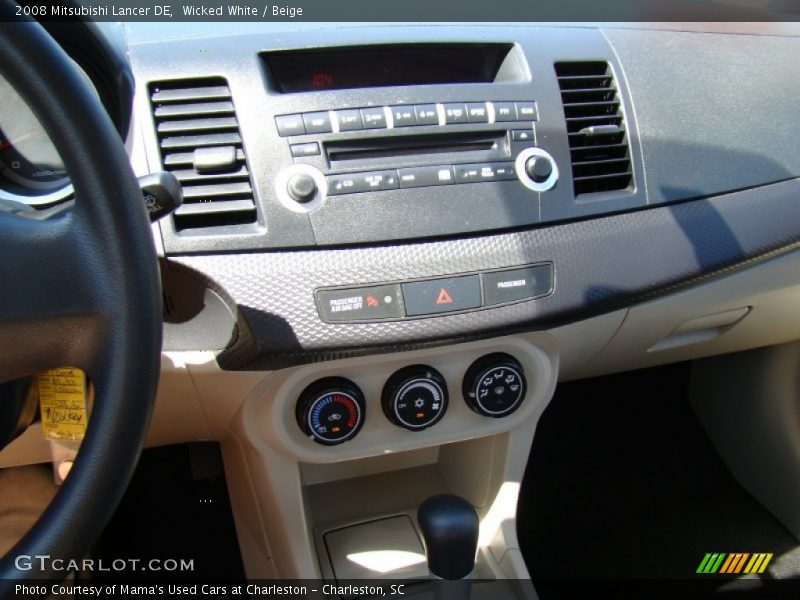 Wicked White / Beige 2008 Mitsubishi Lancer DE