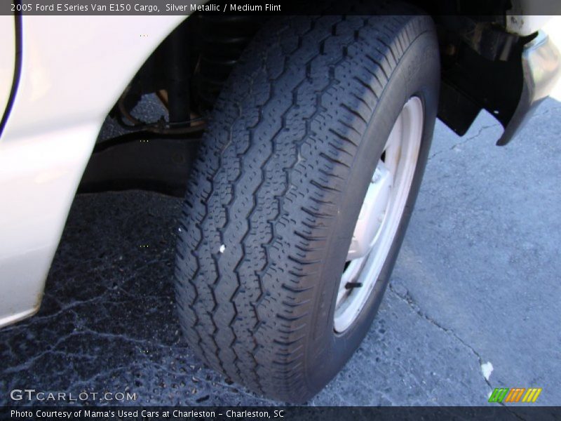 Silver Metallic / Medium Flint 2005 Ford E Series Van E150 Cargo