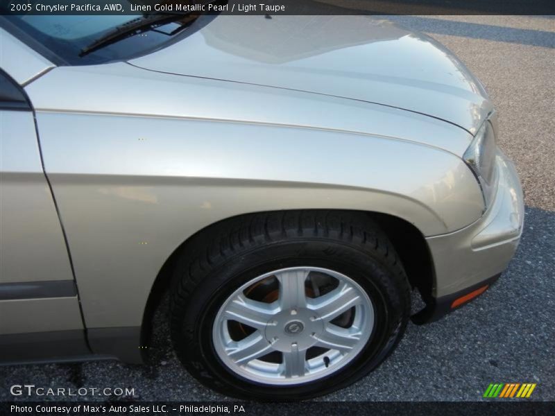 Linen Gold Metallic Pearl / Light Taupe 2005 Chrysler Pacifica AWD