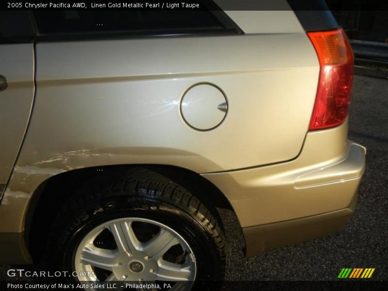 Linen Gold Metallic Pearl / Light Taupe 2005 Chrysler Pacifica AWD