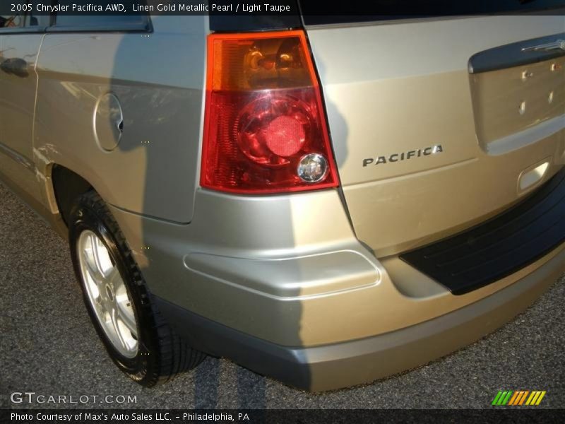 Linen Gold Metallic Pearl / Light Taupe 2005 Chrysler Pacifica AWD