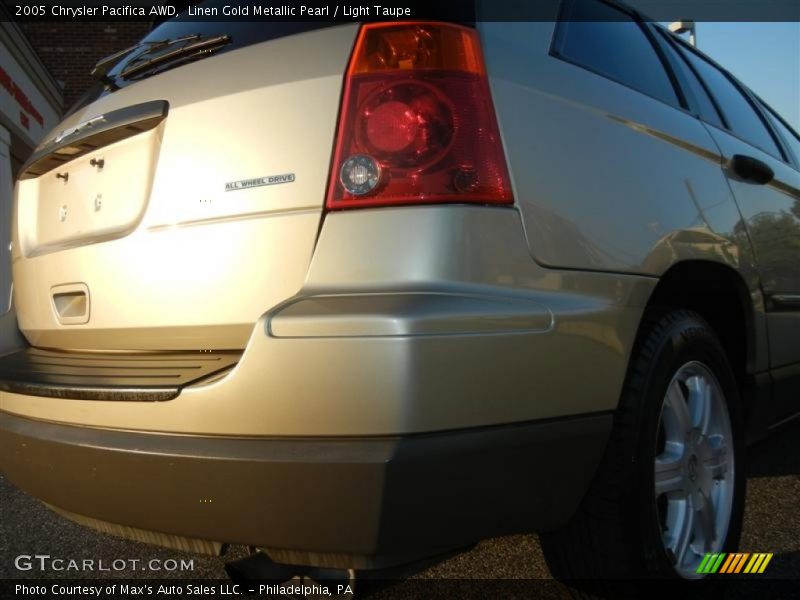Linen Gold Metallic Pearl / Light Taupe 2005 Chrysler Pacifica AWD