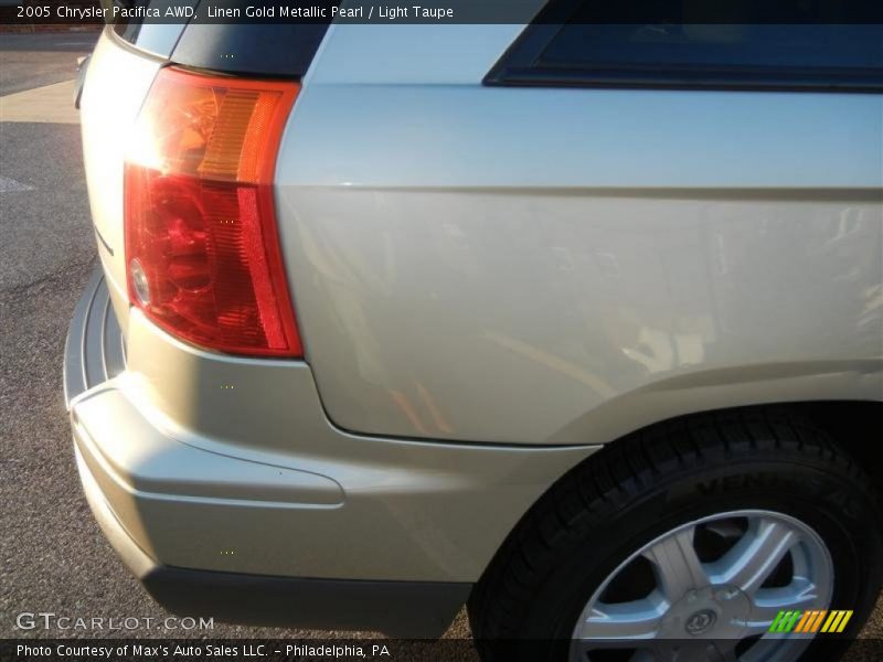 Linen Gold Metallic Pearl / Light Taupe 2005 Chrysler Pacifica AWD