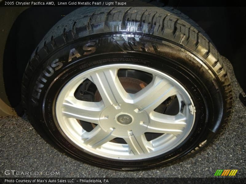 Linen Gold Metallic Pearl / Light Taupe 2005 Chrysler Pacifica AWD